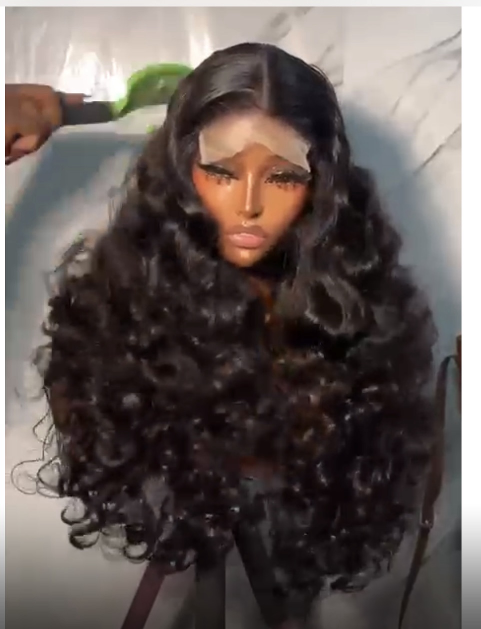 SDD proud raw bounce paired with a 5*5 transparent closure in natural colour…100%human hair